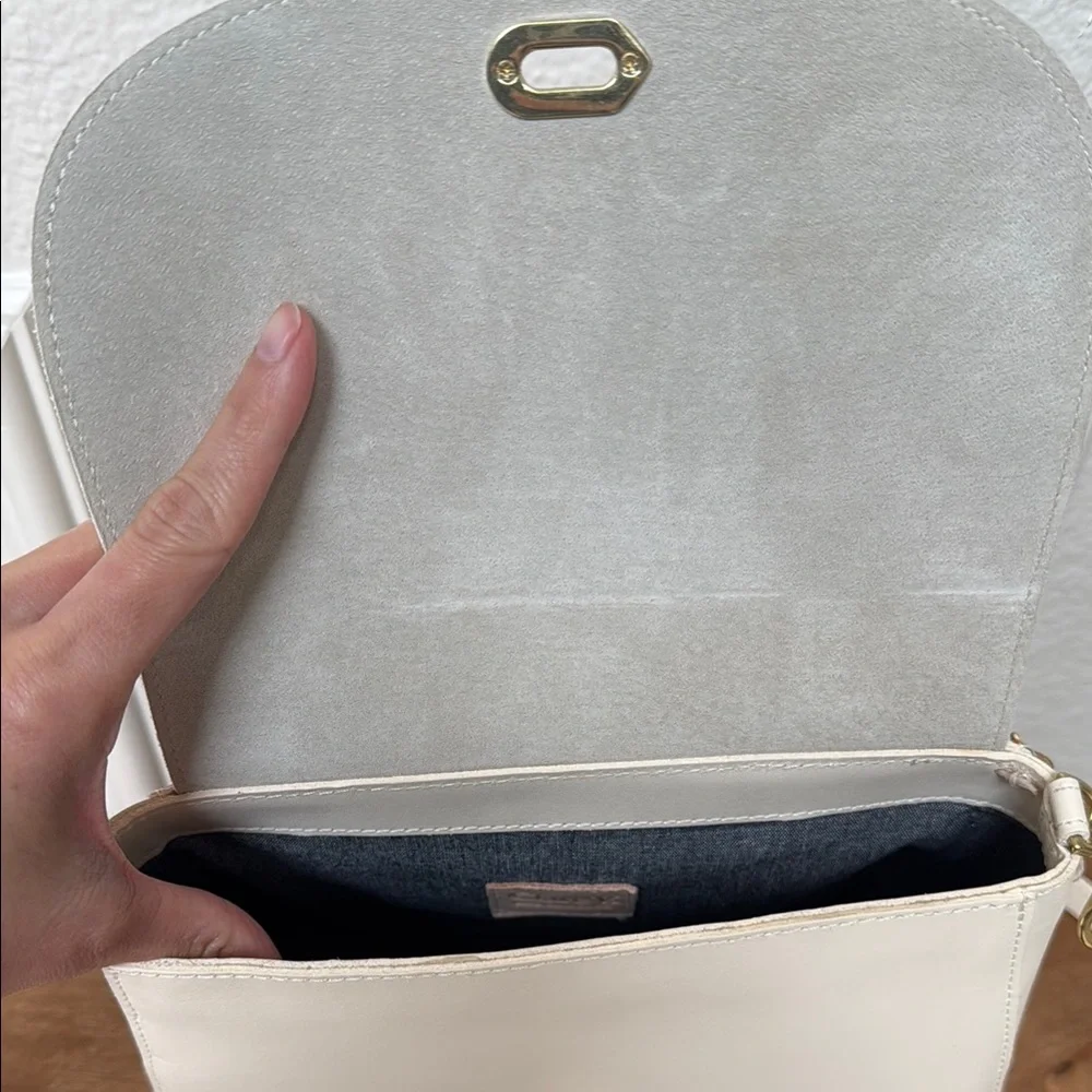 Clare V. Turnlock Louis - Picture 5 of 8